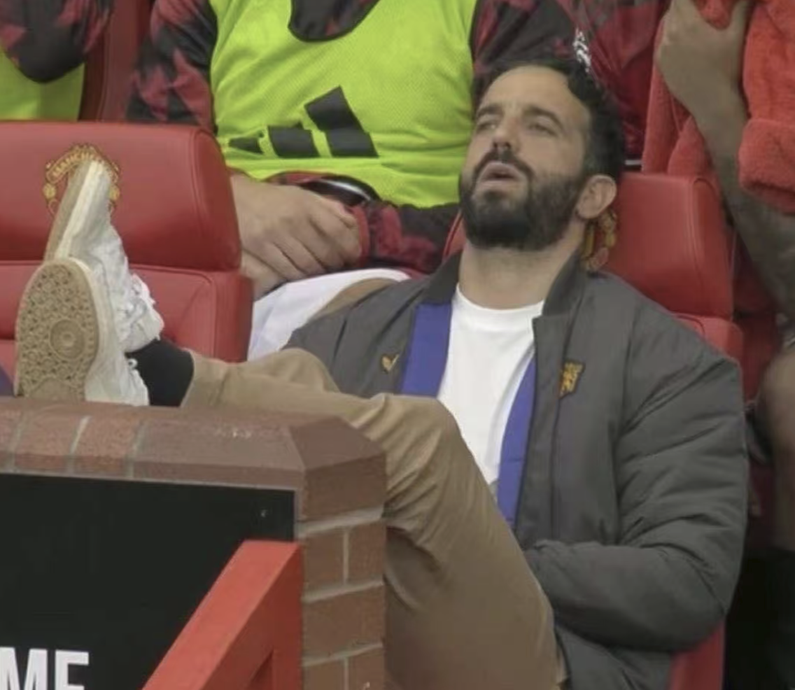 开云app-世预赛一场0-3，让曼联水货前锋现形：转会费7650万欧，6场0球0助