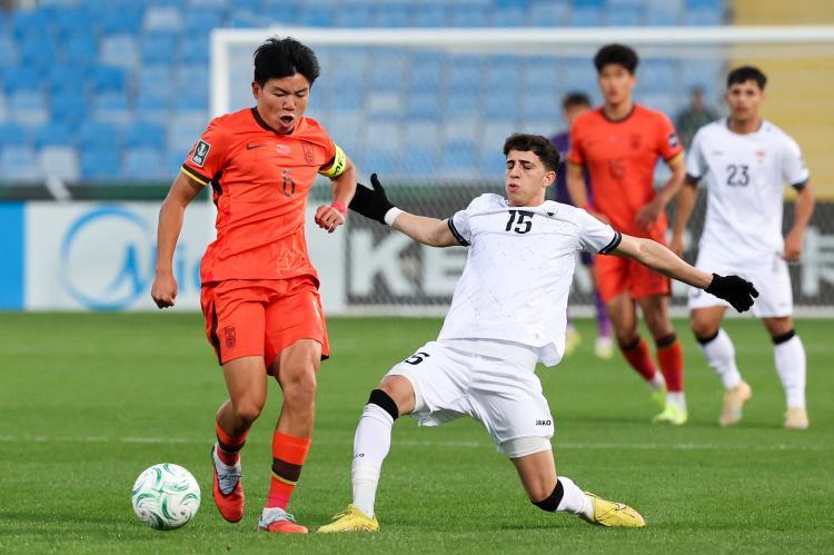 开云官网-0-0!亚洲杯中国队闷平伊拉克,历史战绩16战仅2胜1平,有进步