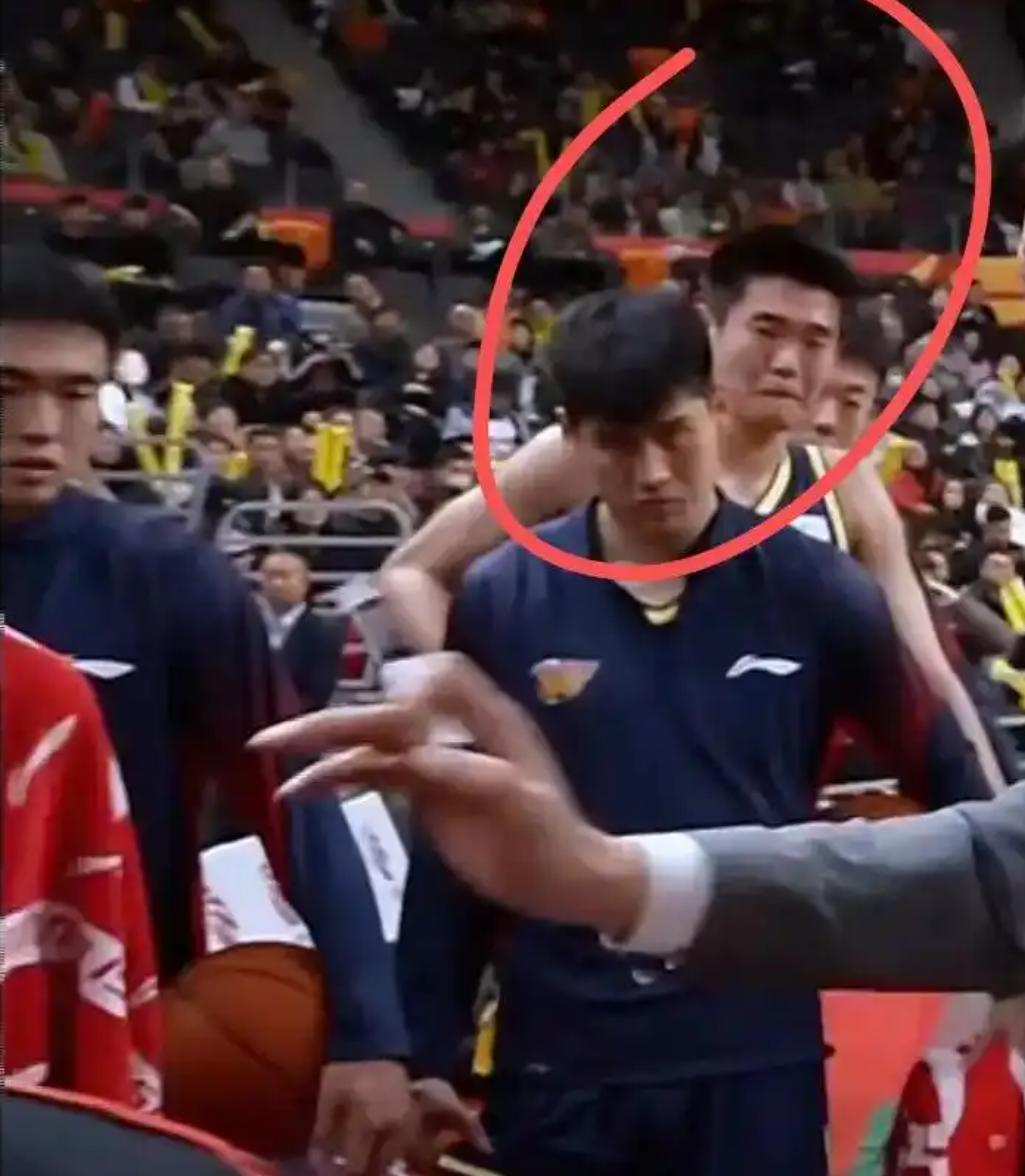 开云官网-破案了，王洪泽被杜锋骂哭真因曝光，和徐杰无关，教练恨铁不成钢