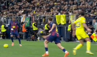 1766332749812032470.gif 开云app-【西甲】拉菲+亚马尔破门,巴萨2比0十人黄潜4分领跑