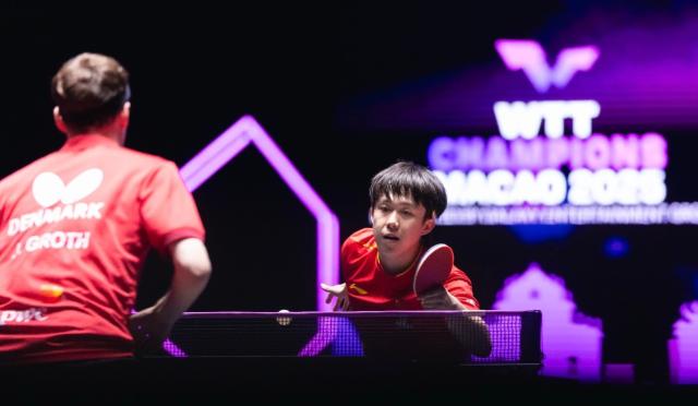 澳门冠军赛薛飞爆冷击败张本智和 王艺迪再输外敌