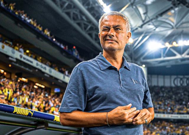 开云体育-穆里尼奥：阵容还不够，但我不会哭哭啼啼