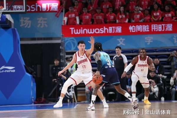 开云体育-太离谱了！2米22中锋0分0助，仅抢了1个篮板，在场上竟然防自己人