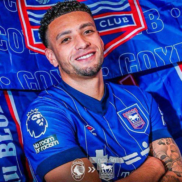 1736121394643049844.jpg kaiyun-【早报】双红会战平,曼联涨士气利物浦抓“战犯”?