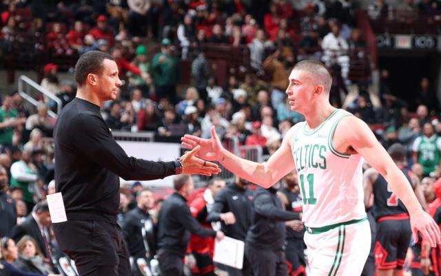 开云平台-【观察】绿军三分为王拥抱潮流，冲击两连冠底气足