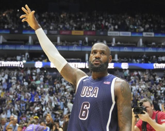 1721650038222094009.png 开云官网-美国男篮首人!公投决定詹姆斯旗手资格 库里落选