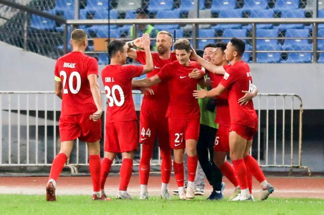 开云体育-【2024中超巡礼之梅州】广东足球“领头羊”背负重任