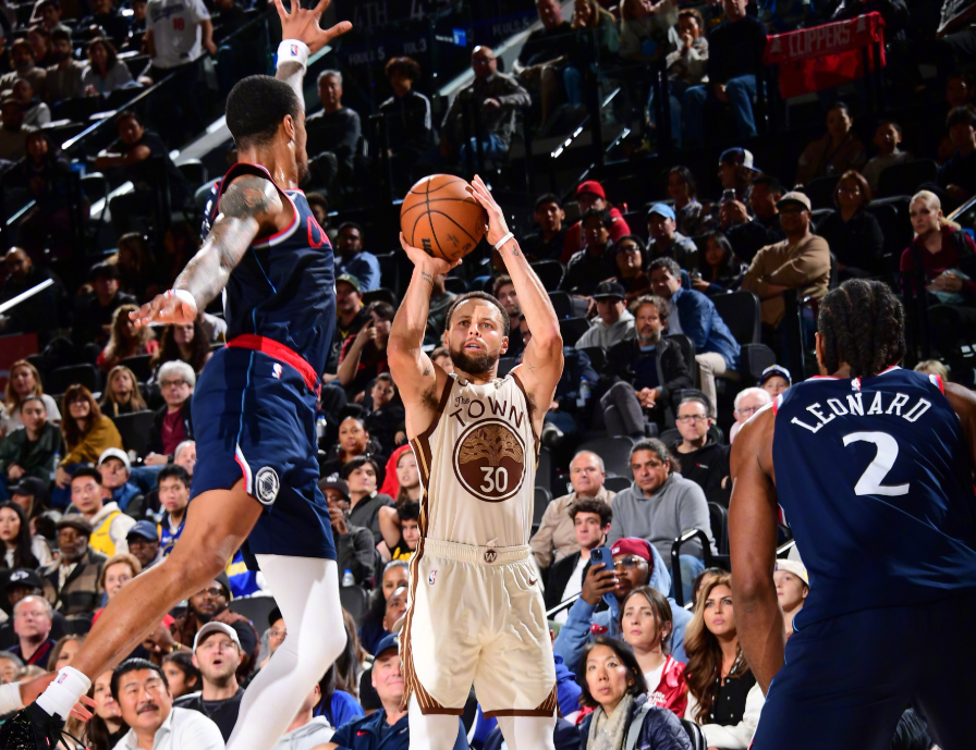 kaiyun-拿5960万年薪,成了赢球反向指标!放弃冲冠吧,着手重建才更理智