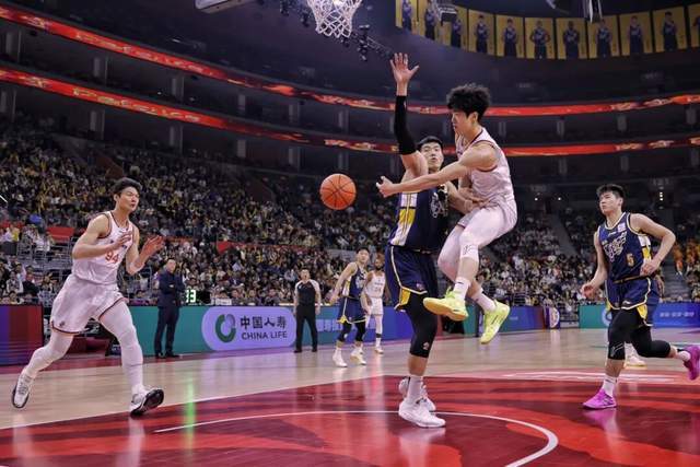 kaiyun-CBA第15轮,上海男篮113比73战胜广东队