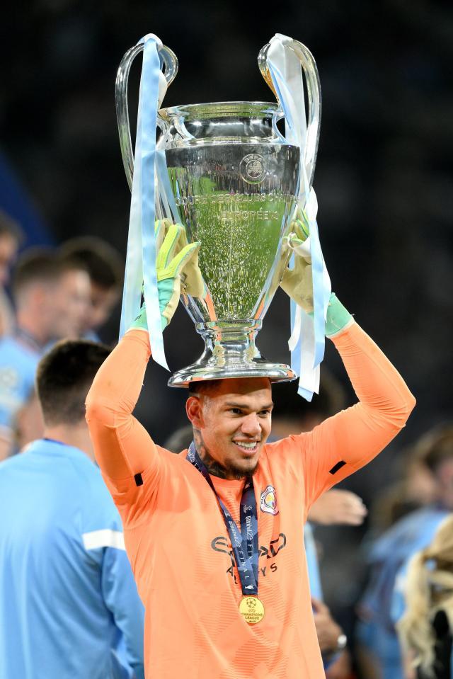 开云平台-门将是曼城最弱一环？庆功宴他不坐下谁敢动筷子！