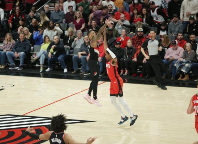 1677477930559084248.png 开云官网-单场71分石破天惊 利拉德巅峰之夜献上大师级表演