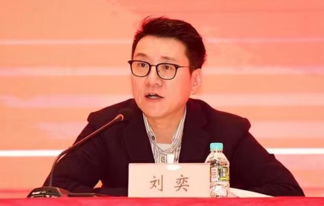 1674189331527072894.png 媒评刘奕陈永亮被查:走出低谷契机?谁是最大的鱼?