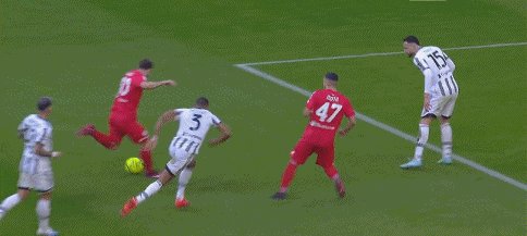 1675034524402027586.gif 【早报】亚洲之光!三球王绝杀利物浦!