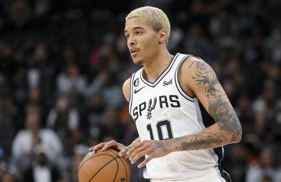 1675027163670018569.jpg 【早报】亚洲之光!三球王绝杀利物浦!