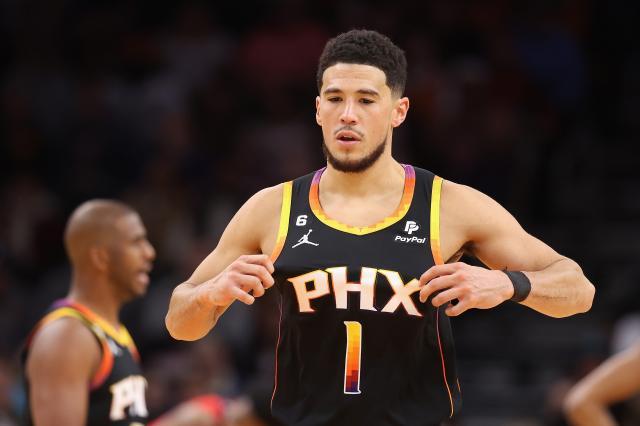 1672292845817055960.jpg 开云官网-12月5胜10负继续下坠 布克伤停4周令太阳雪上加霜