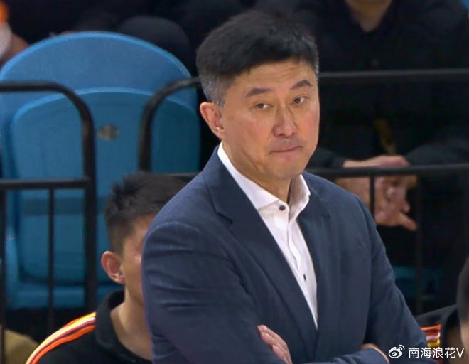 开云平台-2米26中锋,砍24分14板大号两双,完爆同曦内线, 球迷:杜锋怎么看?|广州队|南京同曦|加时赛|徐昕|郭昊文_新浪体育_新浪新闻