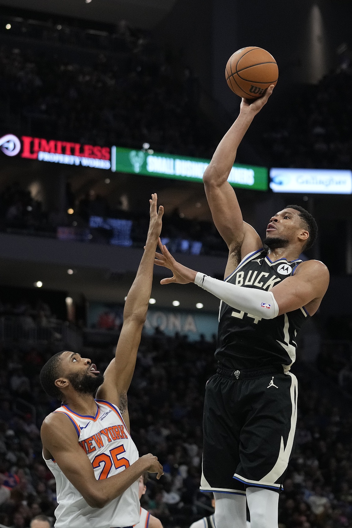 开云体育-雄鹿开摆得看开拓者脸色？开拓者手握霍勒迪&amp;利拉德&amp;雄鹿3年首轮