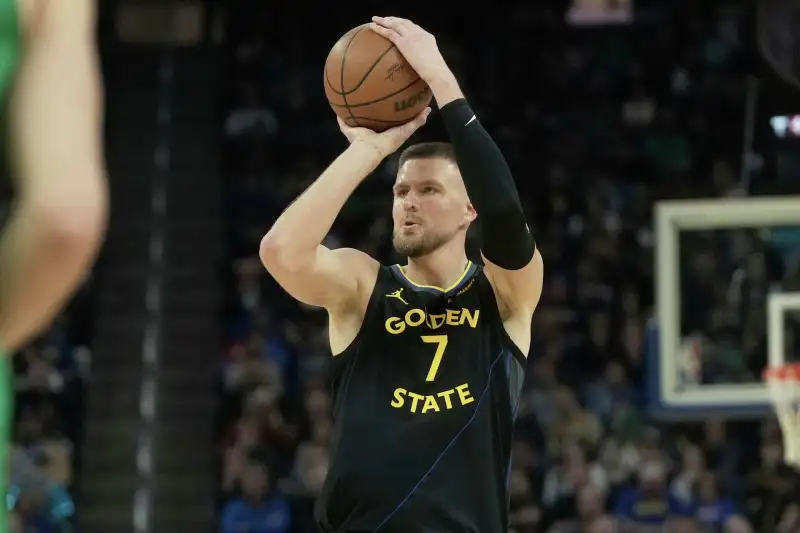 开云体育-Slater：波尔津吉斯已随队前往休斯顿，是否出战尚未确定