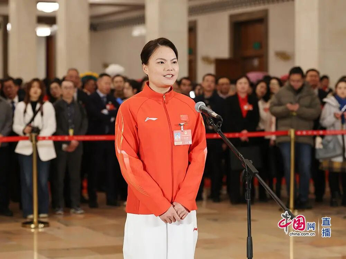 kaiyun-江西奥运冠军徐诗晓亮相两会“代表通道”!|水上运动|全国两会|中国奥运代表团|巴黎奥运会|世锦赛_新浪新闻