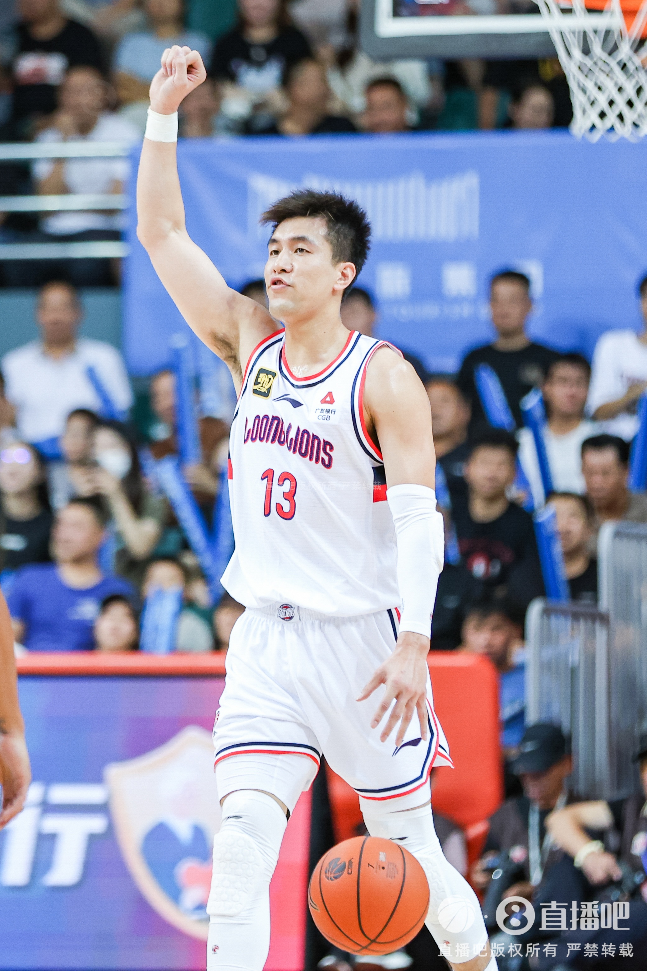 开云体育-郭艾伦前交叉韧带断了！莫兰德：会一直支持你 大兄弟恢复好身体