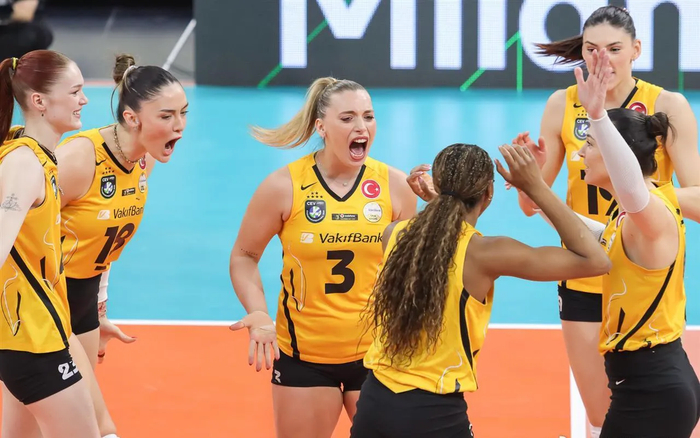 开云体育-米兰女排主场遭逆转,埃格努空砍38分,马尔科娃封神加冕MVP|AC米兰|瓦基弗银行|扣球|欧冠|比赛_新浪体育_新浪新闻