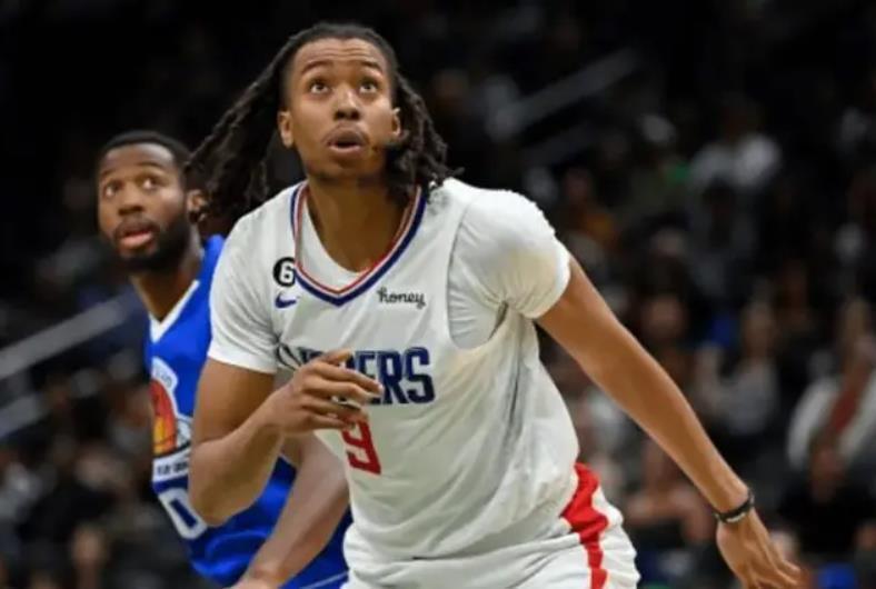 开云体育-辽宁队外援已抵达沈阳;广东大外援暂未公布,球迷猜测摩西-布朗