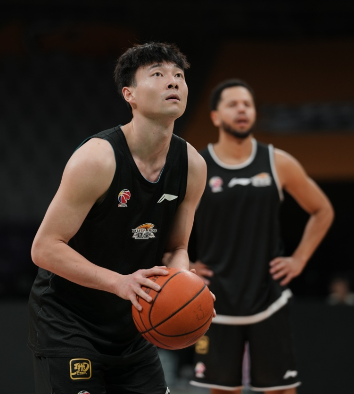 开云app-辽宁热身双杀北控!6人上双,赵森连爆,哈维高效,布罗金顿缺席