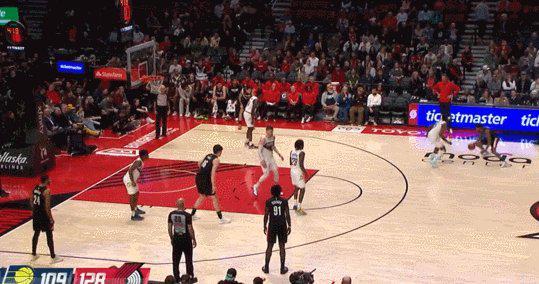 开云平台-好哥们!助攻瀚森上演五佳球暴扣 韦斯利激情庆祝