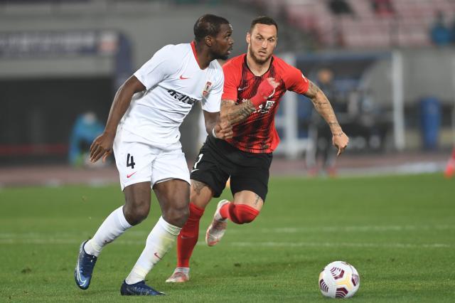 1620744040359023419.jpg 开云平台-亚泰英超铁卫贡献惊人数据 全中超仅他能撞飞阿瑙