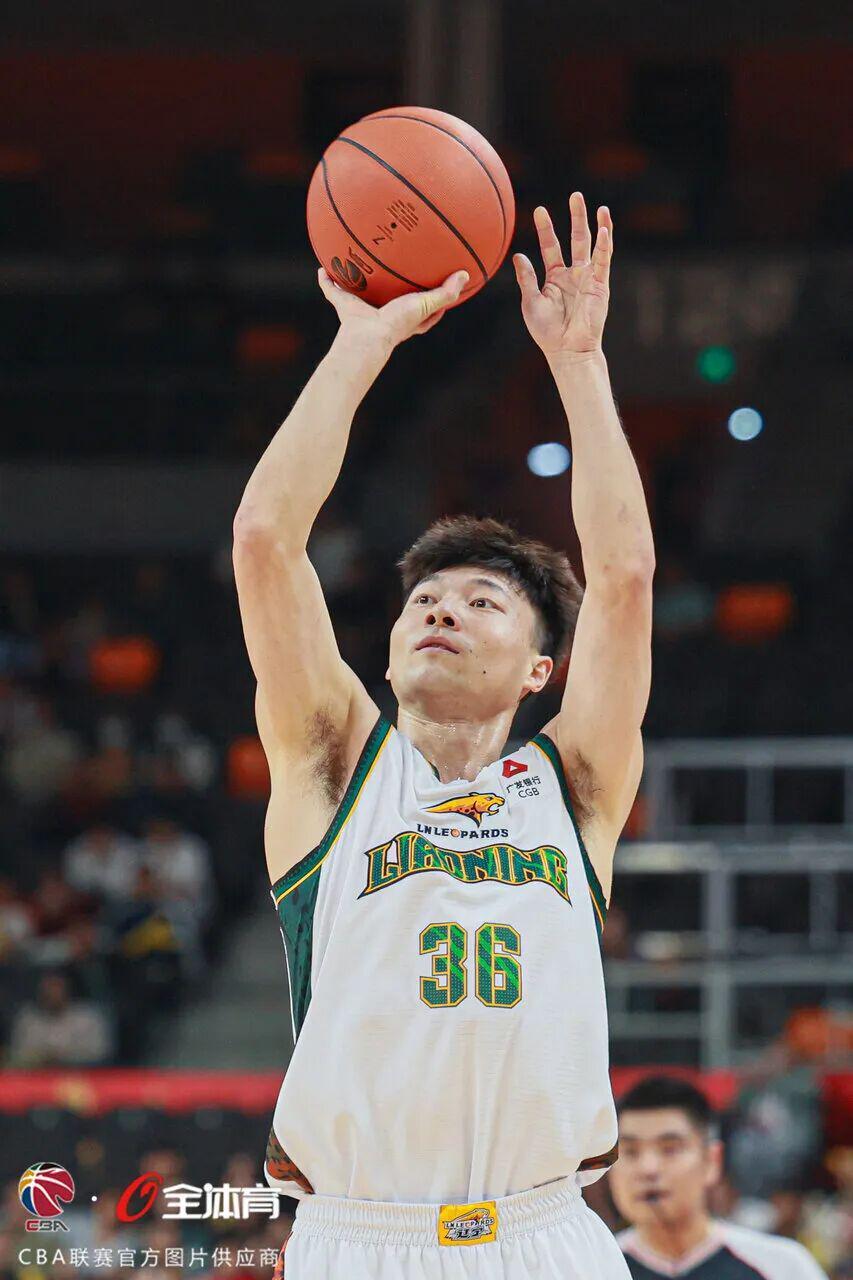 开云平台-付豪26分9板 鄢手骐17分 莫兰德21板6助攻 辽宁本钢客场89：73战胜深圳马可波罗