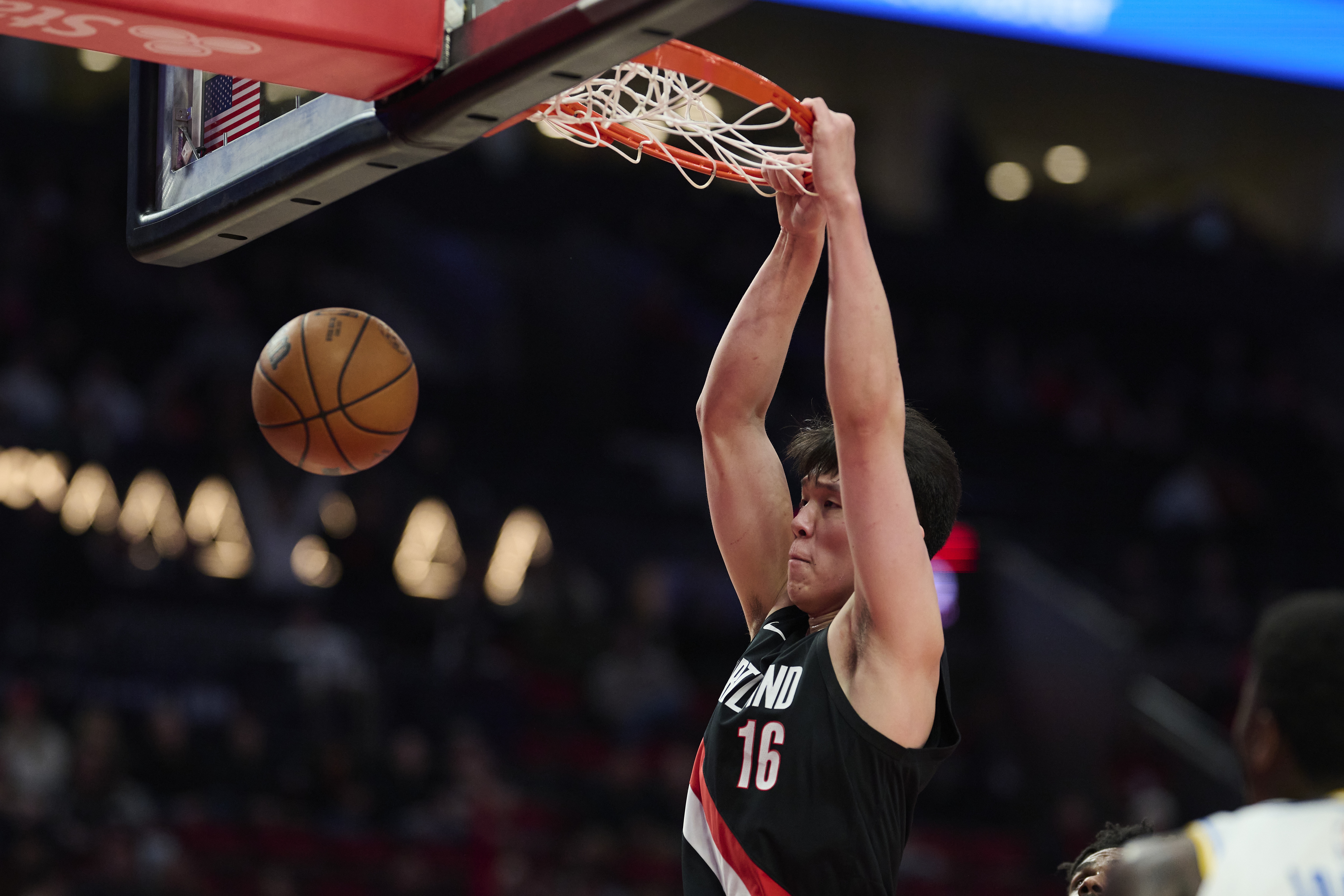 开云官网-NBA彩经：老鹰客场力拼骑士 快船激战雷霆 马刺轻取开拓者